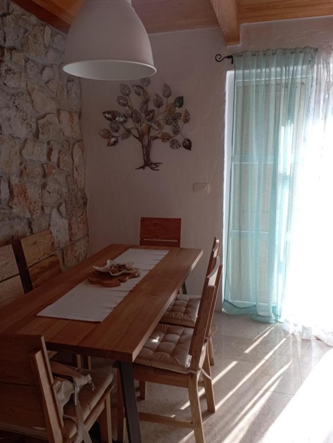 Small Old House Nedescina Екстер'єр фото